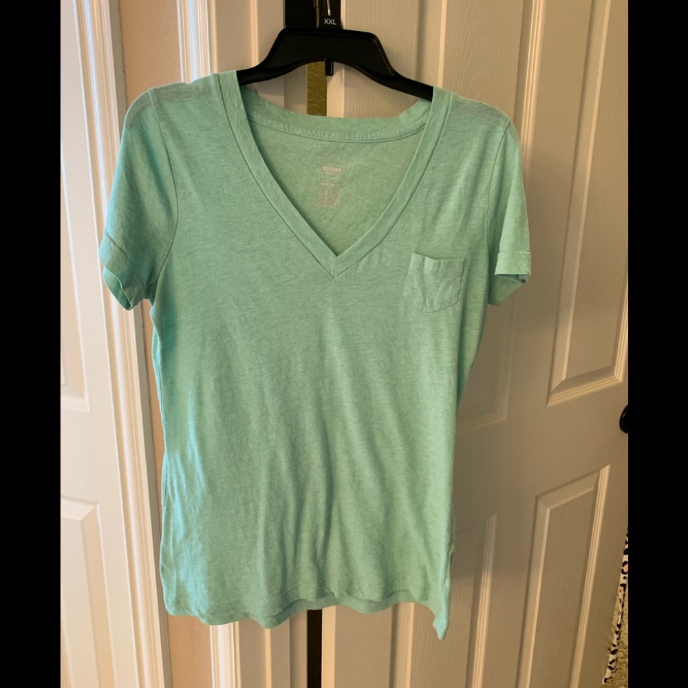 V-neck boyfriend tee